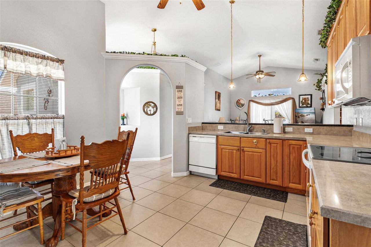 93 Fairway Circle , Umatilla, FL 32784 Photo