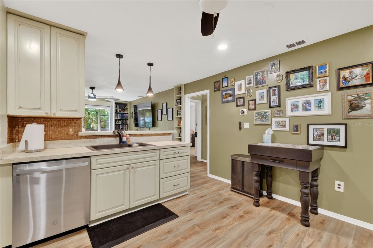 29239 S Corley Island Road, Leesburg, FL 34748 Photo