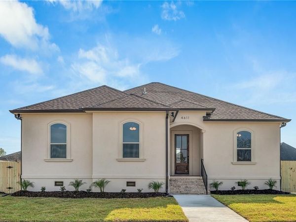 4611 CHARLMARK Drive, New Orleans, LA 70127