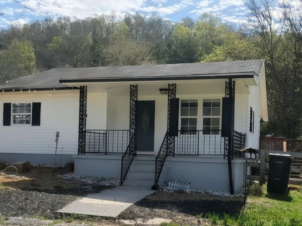 1700 W Brushy Valley Drive, Powell, TN 37849