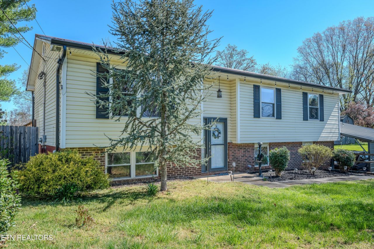 212 Virginia Drive, Seymour, TN 37865 Main Photo