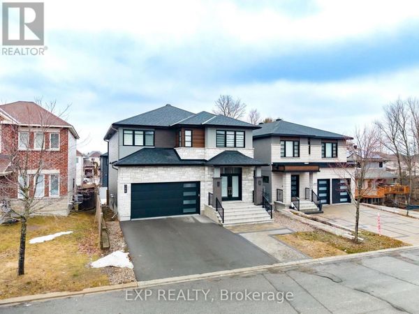 348 Abbeydale Circle, Ottawa, ON K2K0E9