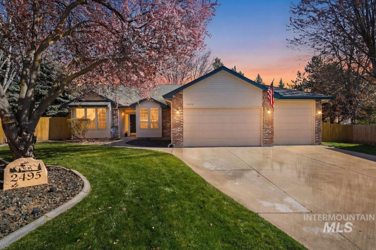 2495 E Ashbrook Ct, Eagle, ID 83616 Main Photo