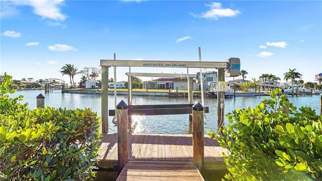 3387 Stabile Rd, Saint James City, FL 33956 Photo