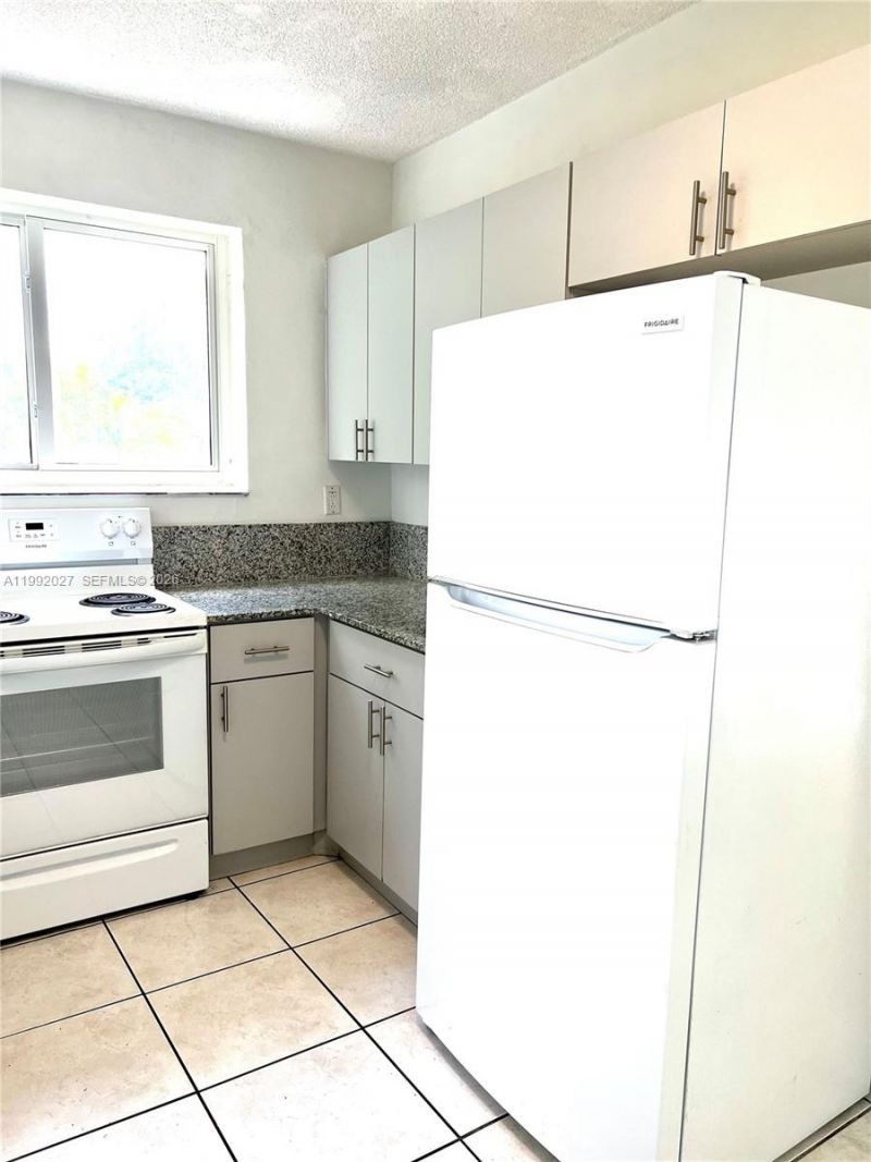 2121 SW 4th St , Unit 2, Miami, FL 33135 Photo