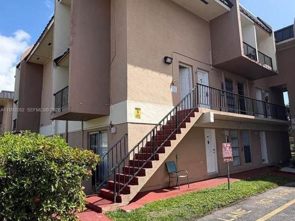 3901 SW 109th Ave, Unit 8, Miami, FL 33165