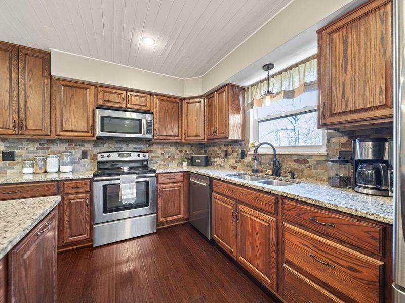 830 Taylor Road, Columbus, OH 43230 Photo 10