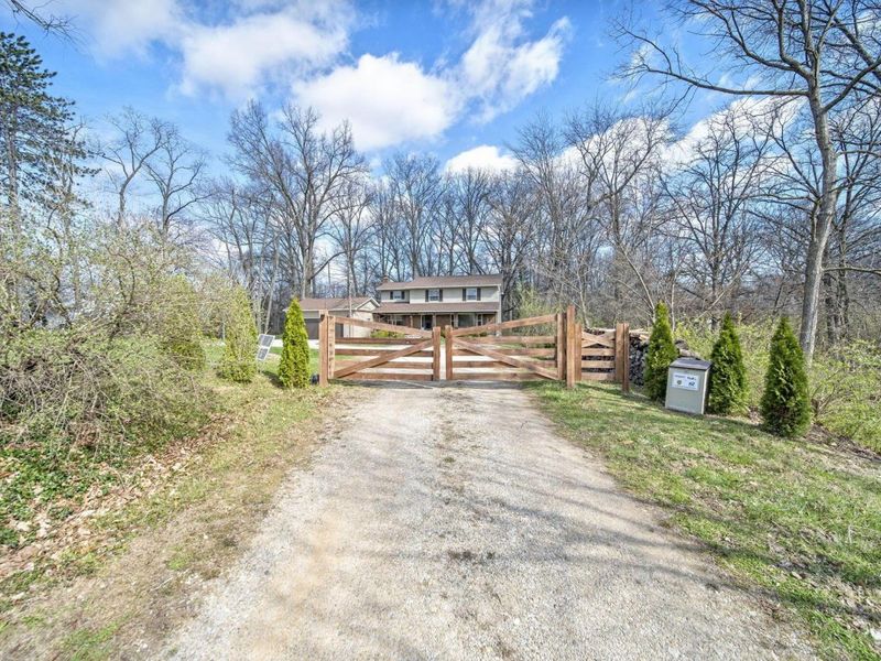 830 Taylor Road, Columbus, OH 43230 Photo 2