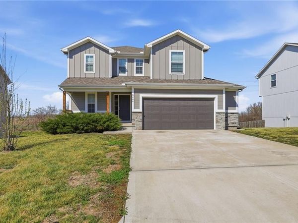 9800 E 219th Circle, Peculiar, MO 64078