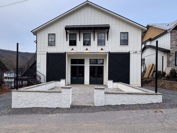 118 Oak Crescent Circle, Clayton, GA 30525