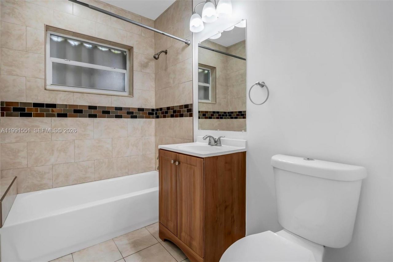 2300 SW 24th St , Miami, FL 33145 Photo