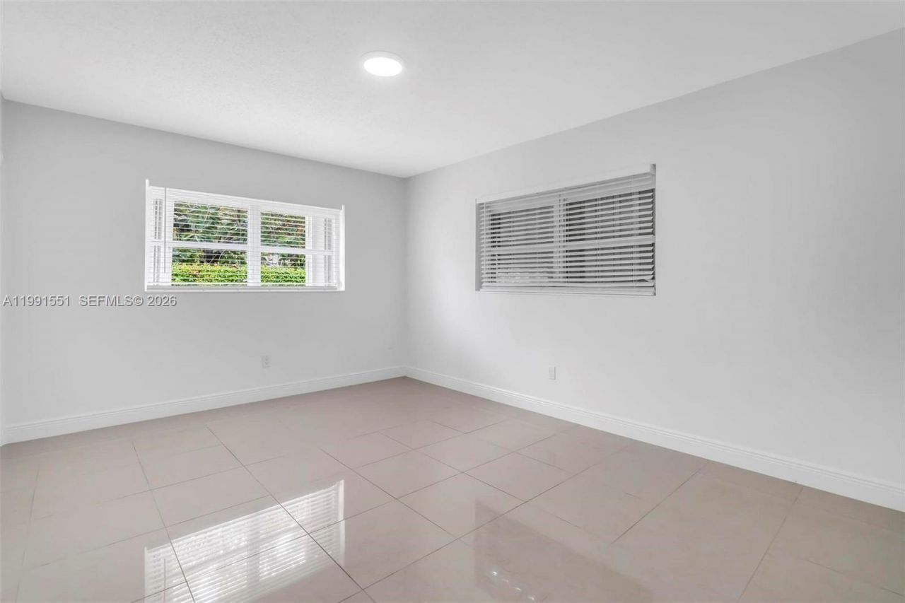 2300 SW 24th St , Miami, FL 33145 Photo