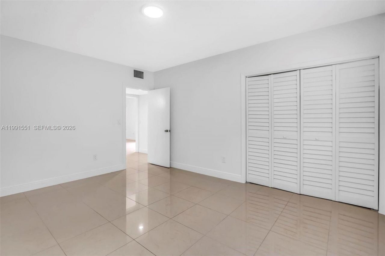 2300 SW 24th St , Miami, FL 33145 Photo