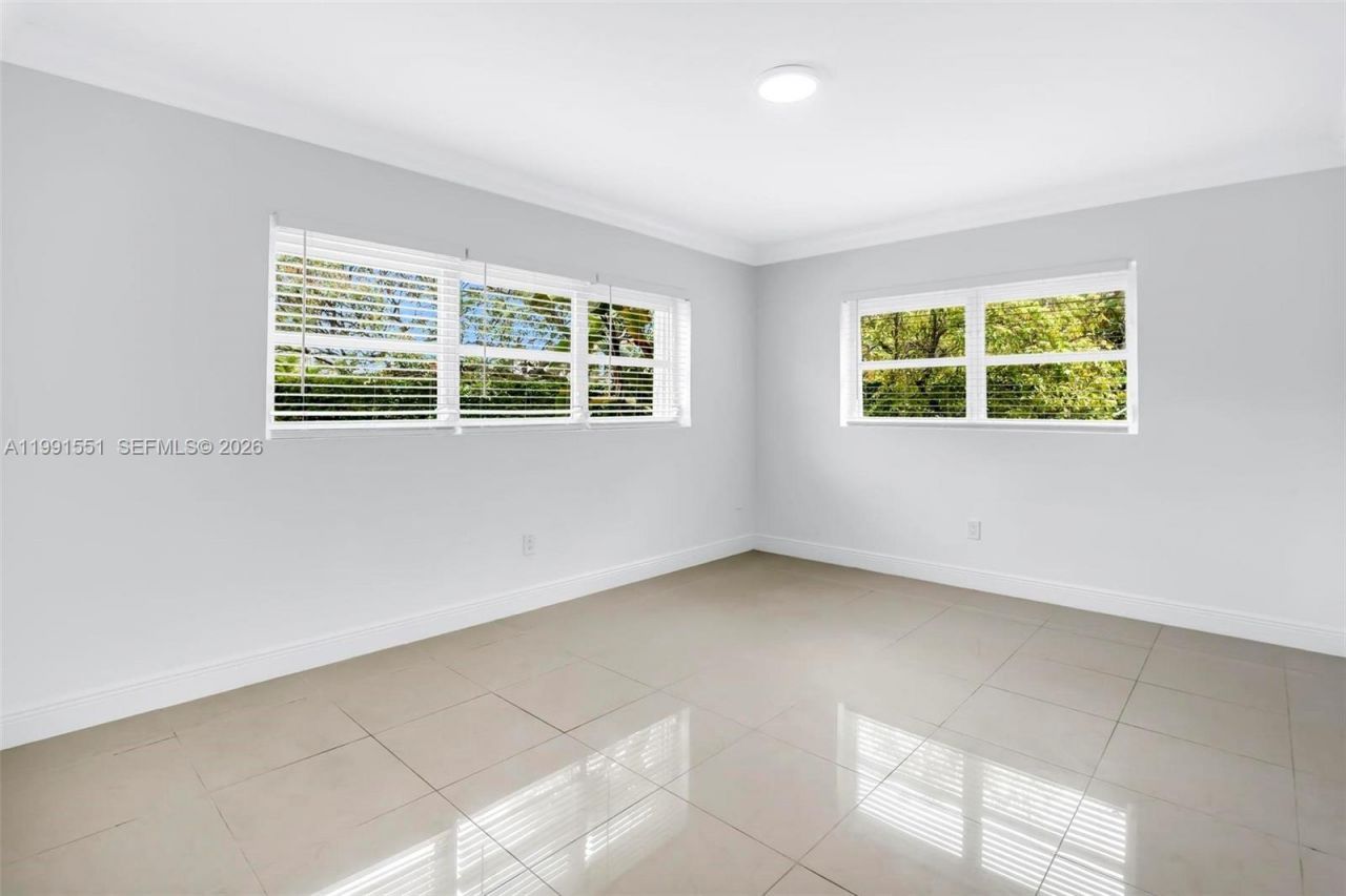 2300 SW 24th St , Miami, FL 33145 Photo