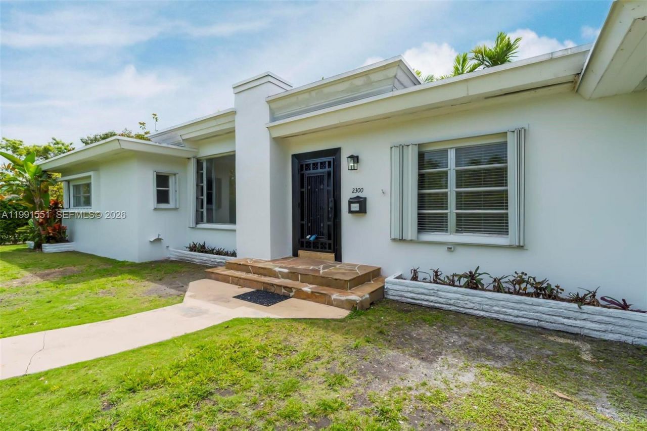 2300 SW 24th St , Miami, FL 33145 Photo