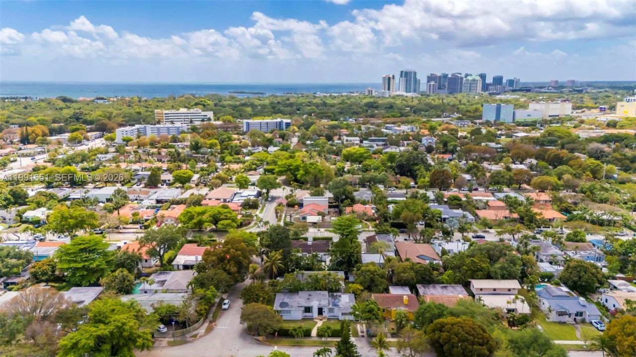 2300 SW 24th St , Miami, FL 33145 Photo