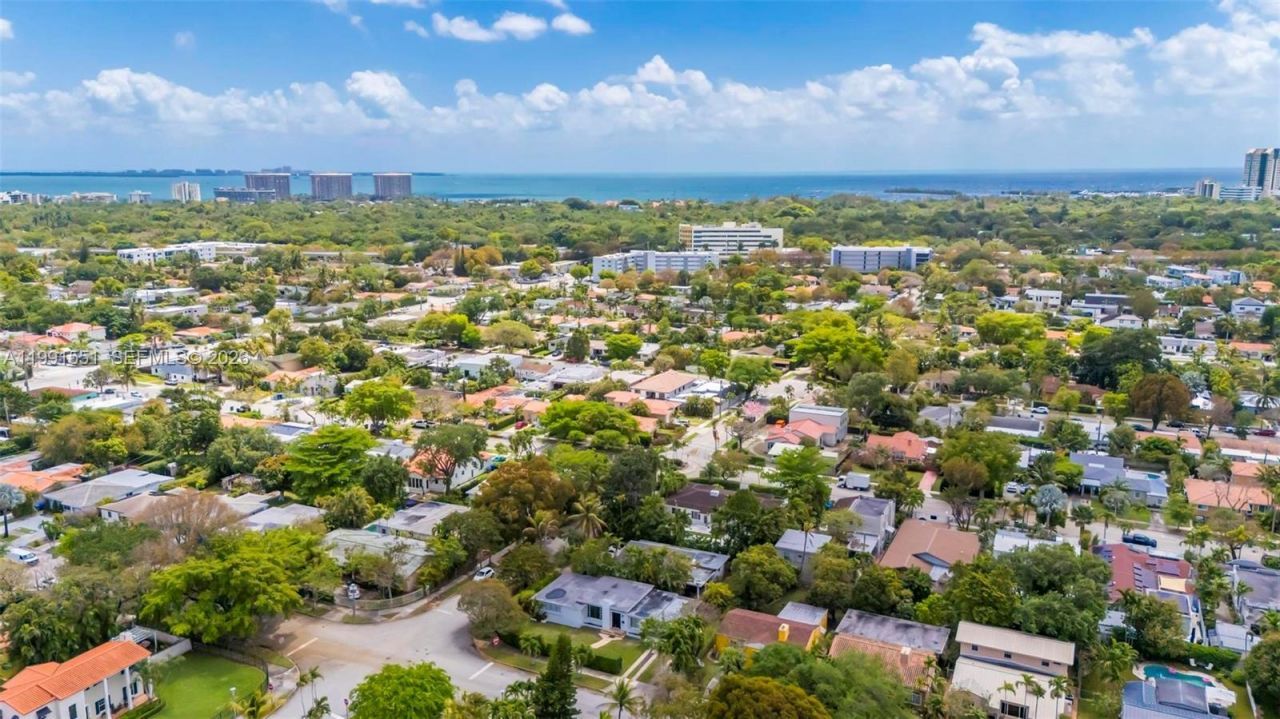 2300 SW 24th St , Miami, FL 33145 Photo