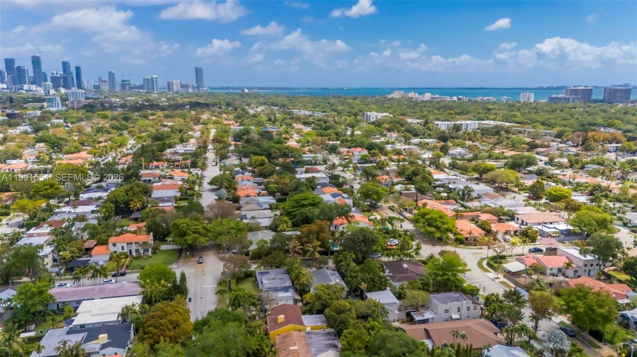 2300 SW 24th St , Miami, FL 33145 Photo