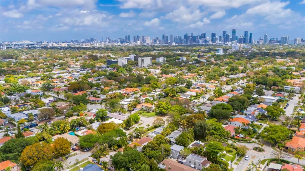 2300 SW 24th St , Miami, FL 33145 Photo