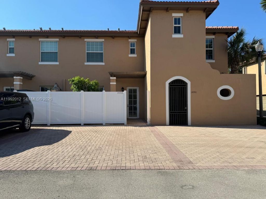 14733 SW 11th St , Unit 14733, Pembroke Pines, FL 33027 Photo