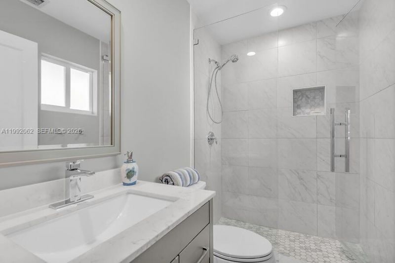 105 2nd Ln , Key Largo, FL 33037 Photo