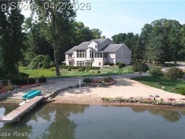 11245 BRITNEY Lane, White Lake Twp, MI 48386