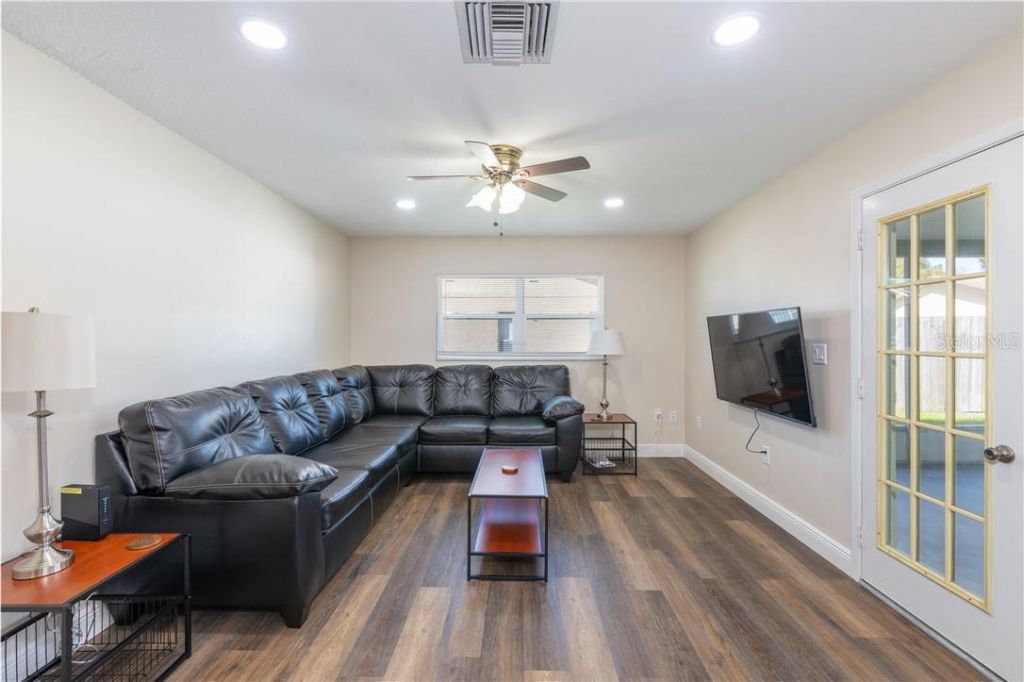 4711 Ridge Point Drive, Tampa, FL 33624 Photo