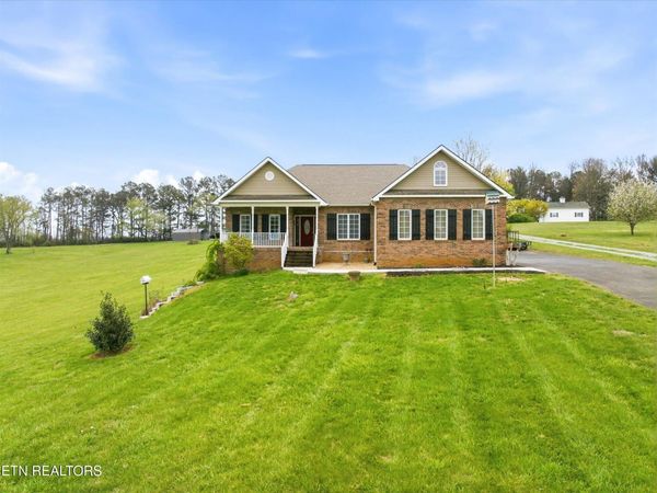 504 Overlook Rd, Lenoir City, TN 37771