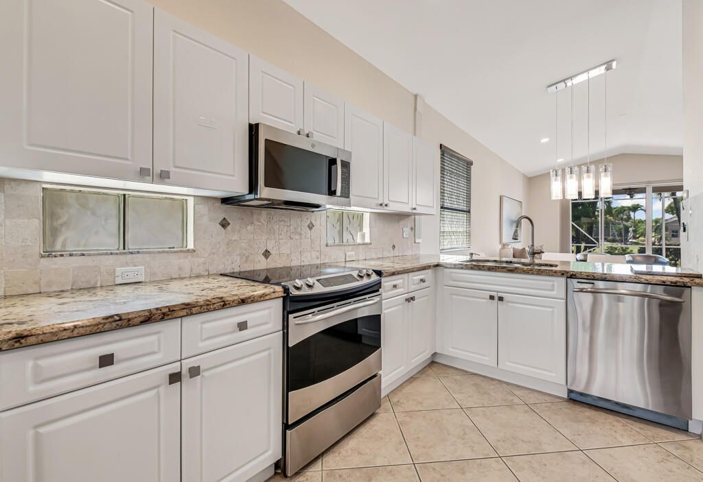 8202 Bellafiore Way, Boynton Beach, FL 33472 Photo