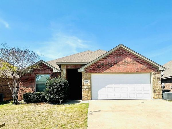 4502 Sapphire Lane, Granbury, TX 76049
