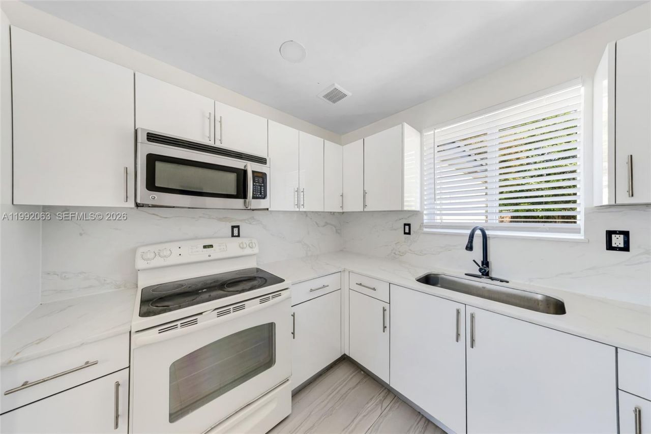 9805 Marlin Rd , Cutler Bay, FL 33157 Photo