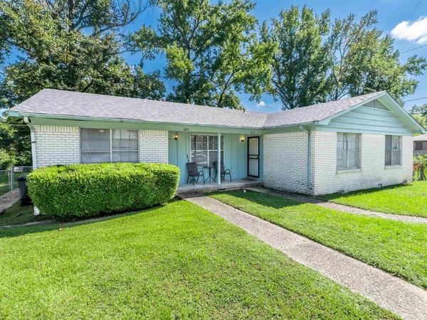 618 & 620 Newcastle Dr, Sherwood, AR 72120