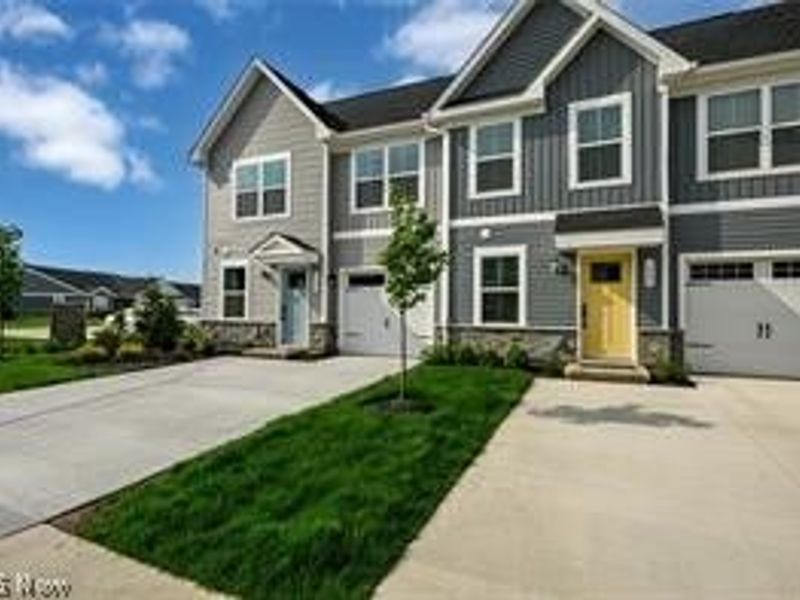 1838 Shank Drive, Akron, OH 44313 Photo 2