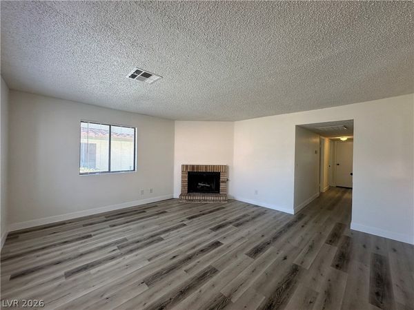 6713 W Charleston Boulevard, Unit 3, Las Vegas, NV 89146