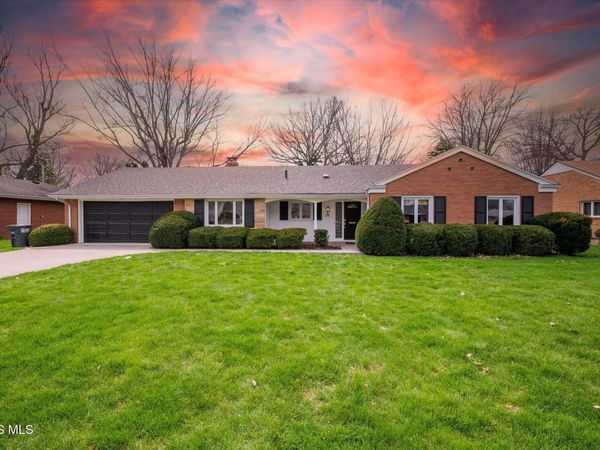 2274 W Country Club Parkway, Toledo, OH 43614