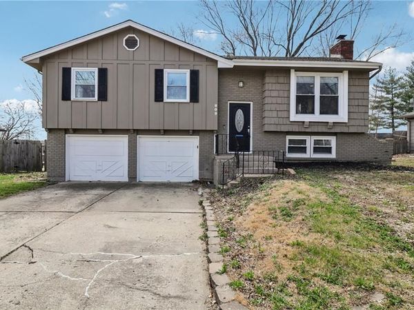 809 Mulberry Street, Lee's Summit, MO 64086