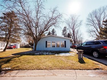 8016 Harbour Drive, Ira Twp, MI 48023