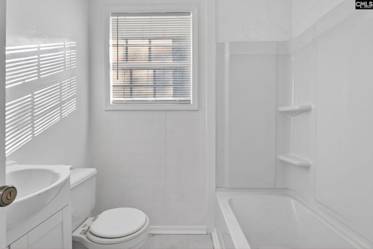 332 Beltline Avenue  Photo 6