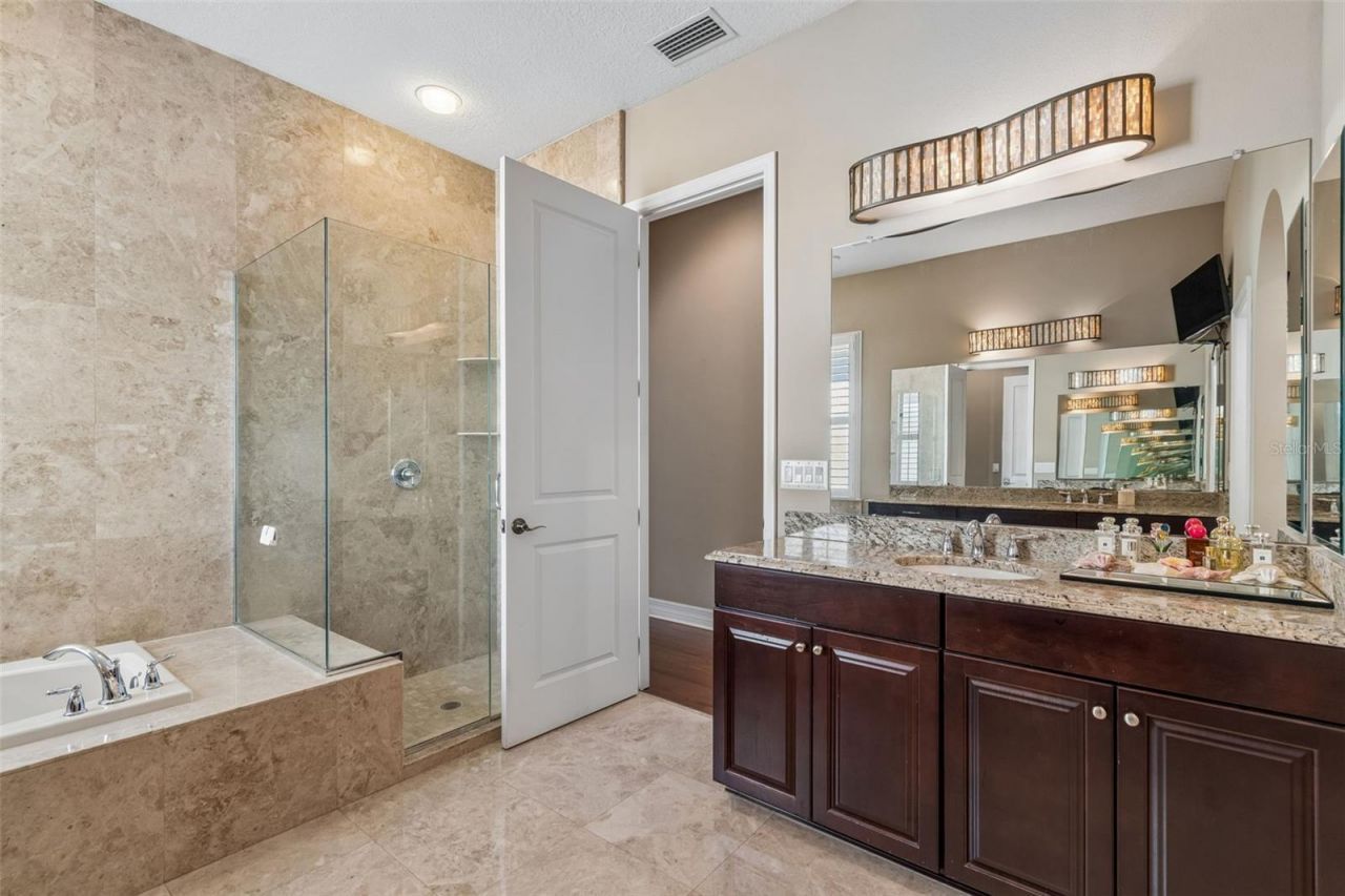 2601 Milford Berry Lane , Tampa, FL 33618 Photo