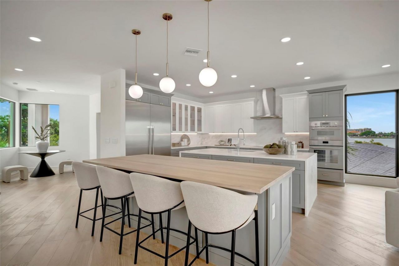 7176 S Shore Drive S, Saint Petersburg, FL 33707 Photo