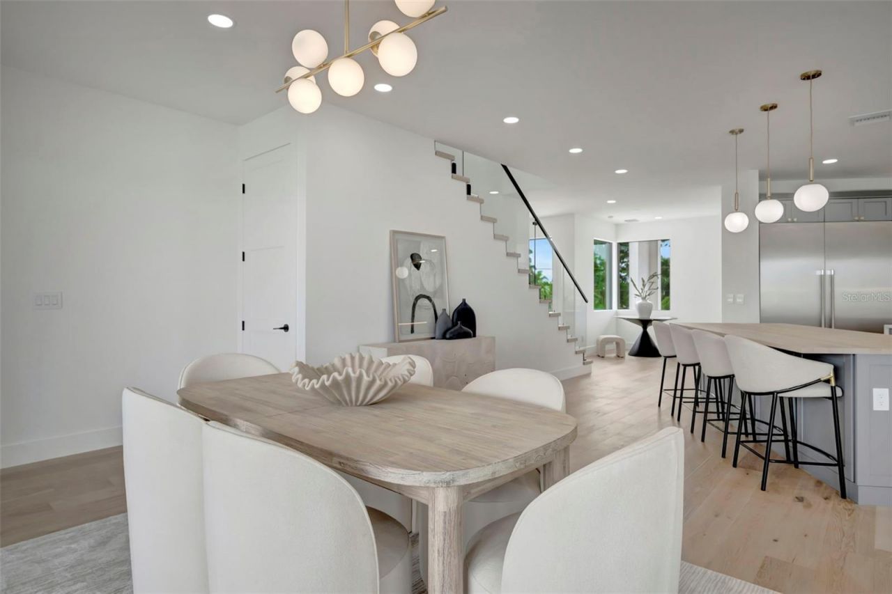 7176 S Shore Drive S, Saint Petersburg, FL 33707 Photo