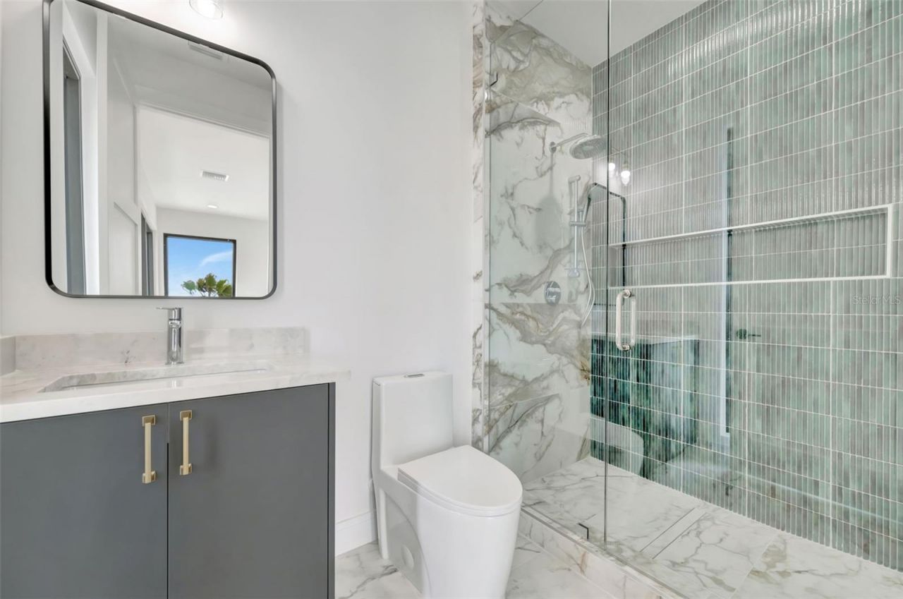 7176 S Shore Drive S, Saint Petersburg, FL 33707 Photo