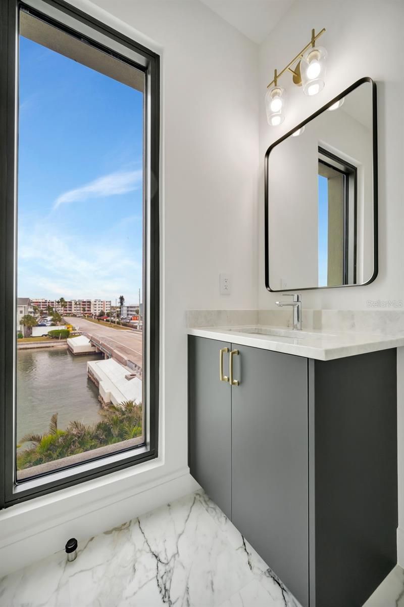 7176 S Shore Drive S, Saint Petersburg, FL 33707 Photo