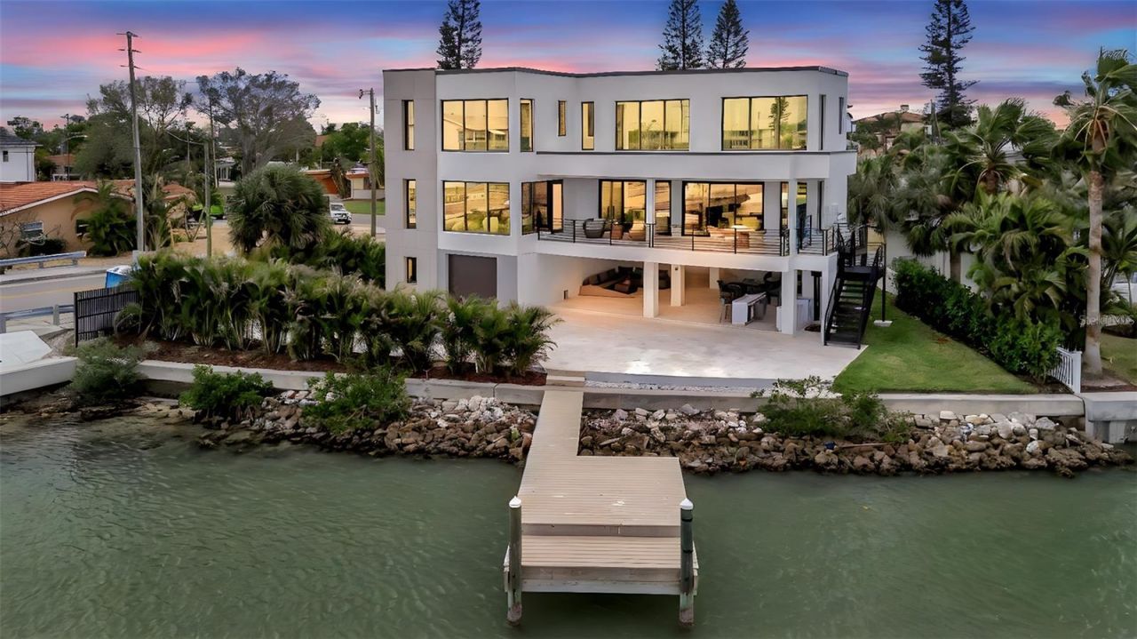 7176 S Shore Drive S, Saint Petersburg, FL 33707 Photo