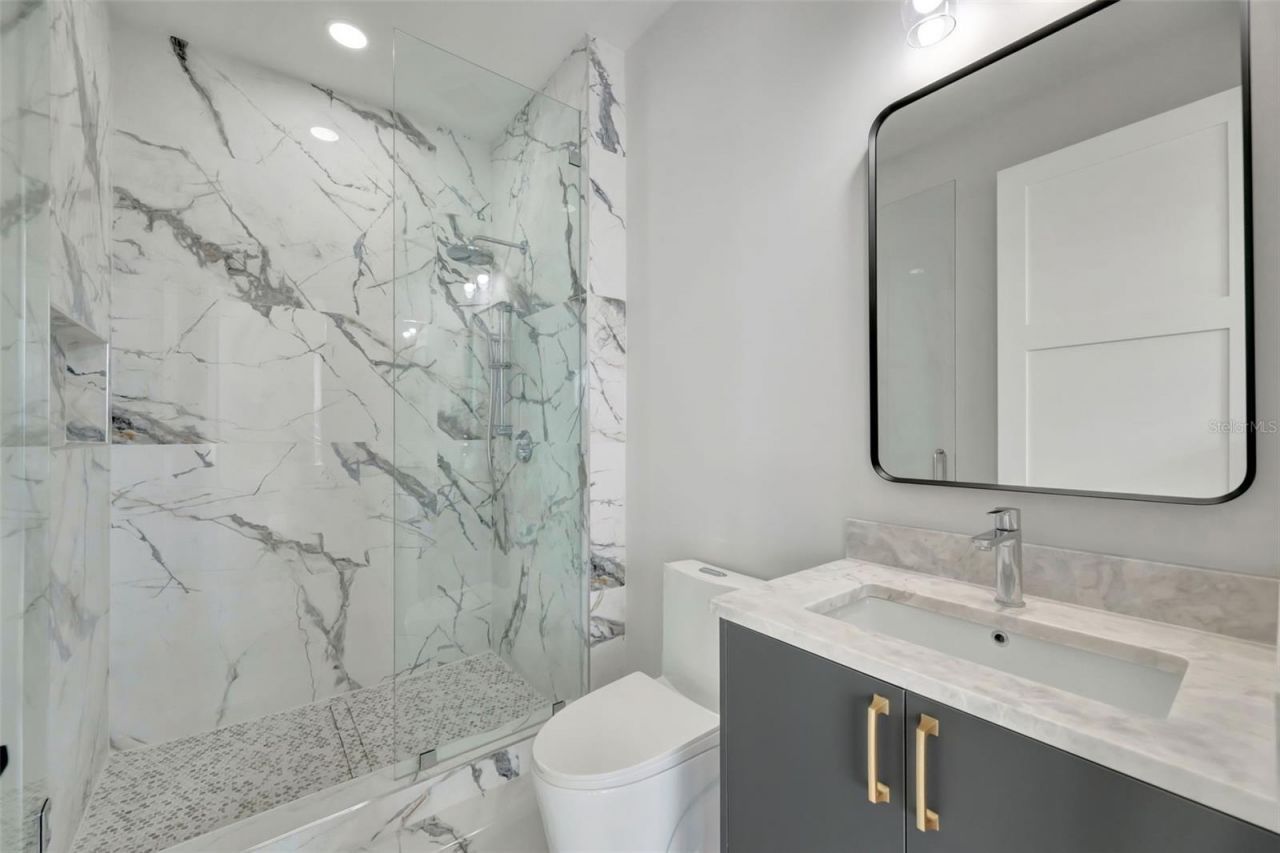 7176 S Shore Drive S, Saint Petersburg, FL 33707 Photo