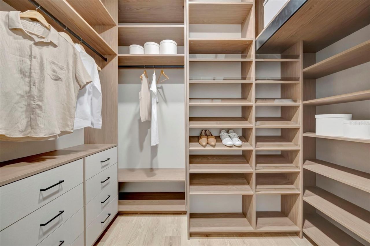 7176 S Shore Drive S, Saint Petersburg, FL 33707 Photo