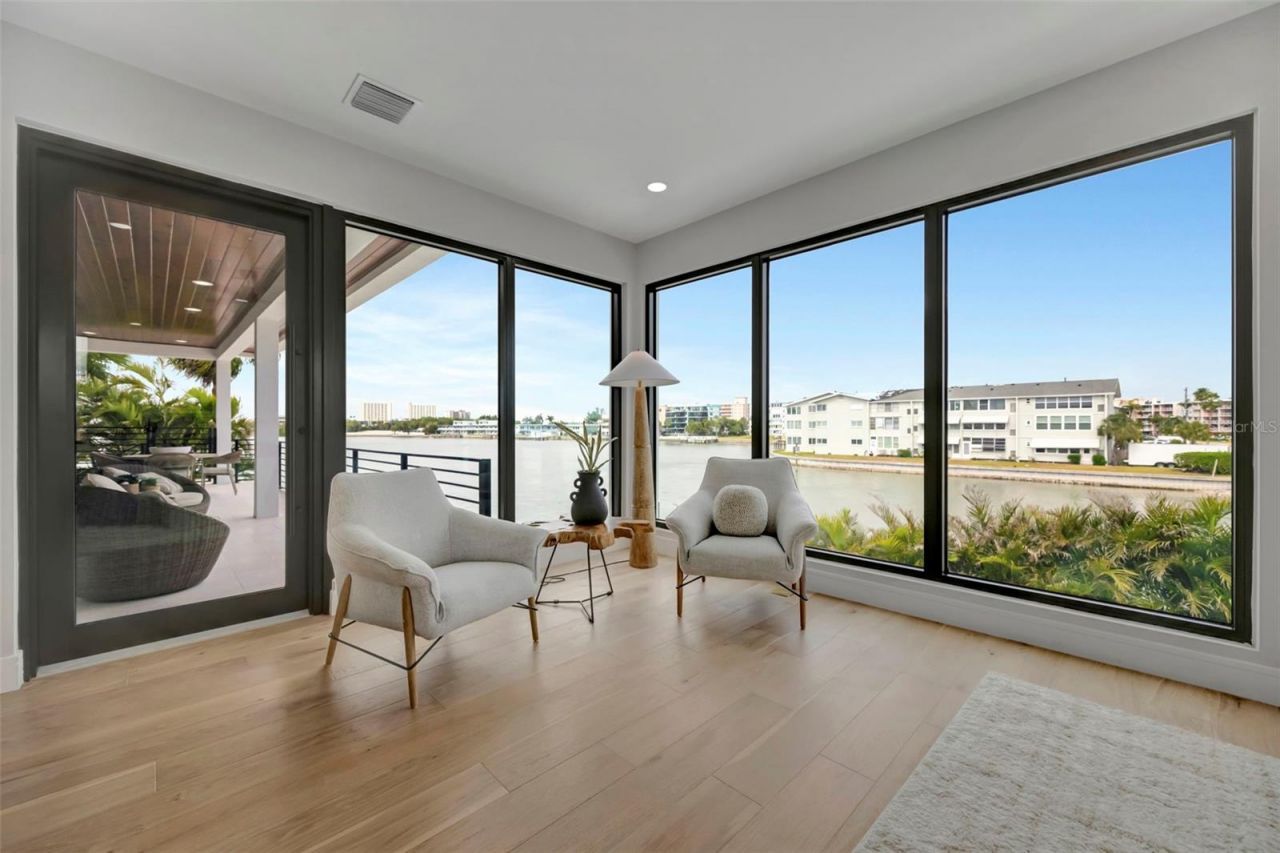 7176 S Shore Drive S, Saint Petersburg, FL 33707 Photo