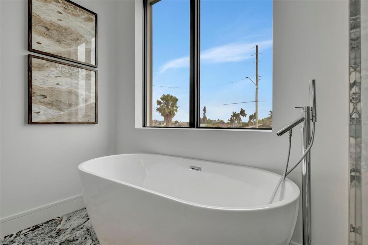 7176 S Shore Drive S, Saint Petersburg, FL 33707 Photo