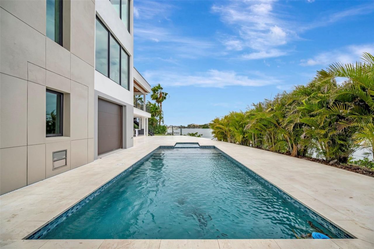 7176 S Shore Drive S, Saint Petersburg, FL 33707 Photo