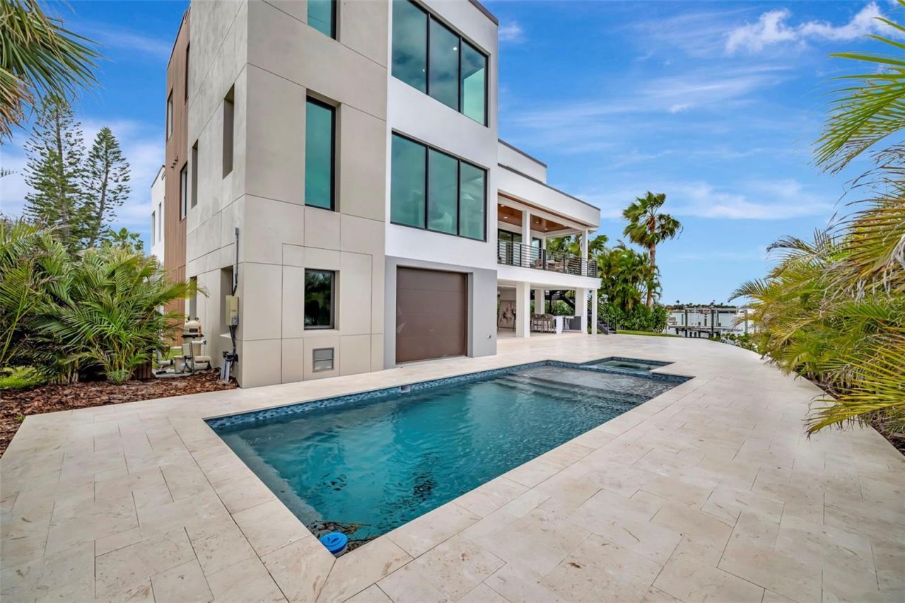 7176 S Shore Drive S, Saint Petersburg, FL 33707 Photo